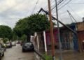 Precaución en la circulación por postes caídos