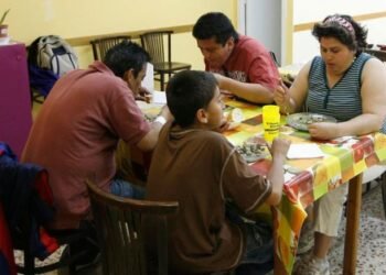 Una familia tipo necesita $1.434.464 por mes para no ser pobre