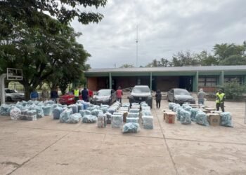 Caravana de vehículos trasladaban 439 kilos de hojas de coca, cajas con paquetes de cigarrillos extranjeros y antenas satelitales