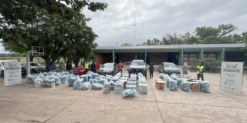 Caravana de vehículos trasladaban 439 kilos de hojas de coca, cajas con paquetes de cigarrillos extranjeros y antenas satelitales