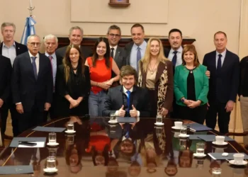 Aumento de 123%: Ministros y secretarios de Milei duplicaron su sueldo