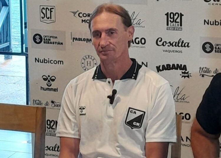 Adrián Bastía dejó de ser el entrenador de Central Norte