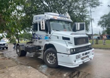 Principio de incendio en un camión