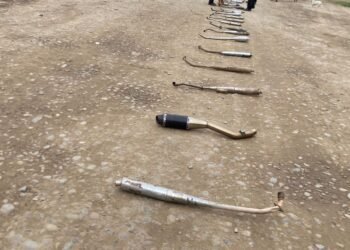 Fueron destruidos 131 caños de escape ruidosos