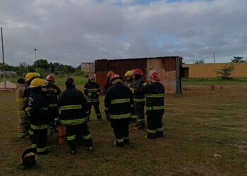 Bomberos Voluntarios se capacitaron en materiales peligrosos