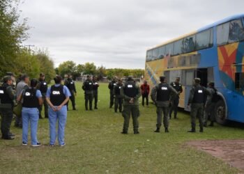 Detuvieron un transporte de pasajeros que trasladaba una presunta víctima de trata