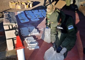 Hallan más de 120 kilos de material de uso minero en el límite con Chile