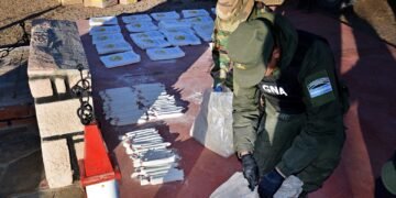 Hallan más de 120 kilos de material de uso minero en el límite con Chile