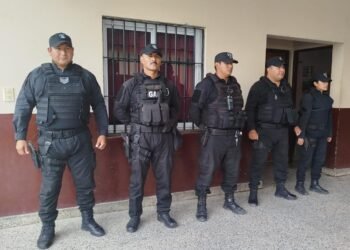 Policías asistieron a un bebé descompensado en Orán 