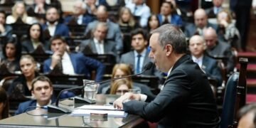 Adorni denunciará a Tailhade por espionaje y aseguró que es inocente