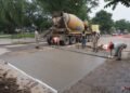 Sigue la obra de bacheo con hormigón elaborado en la ciudad