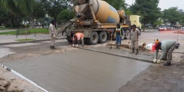 Sigue la obra de bacheo con hormigón elaborado en la ciudad