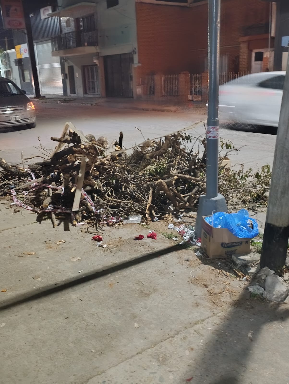 Foto denuncia de los vecinos - Radio Ciudad Oran