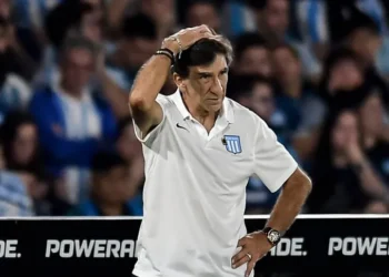 Racing despidió a Gustavo Costas