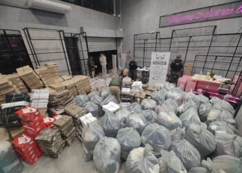 Decomisaron más de 352 millones de pesos, 12 vehículos de alta gama y mercadería de contrabando