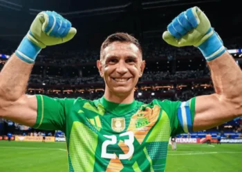 Dibu Martínez llegará en condiciones al Mundial