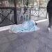 Bajo el frío de Orán vecinos duermen en la calle