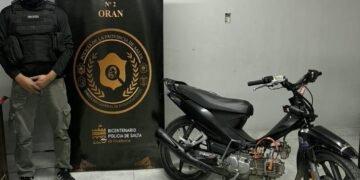 Policías recuperaron una moto robada en Orán