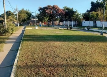 Trabajos de mantenimiento en la Plazoletas de Orán