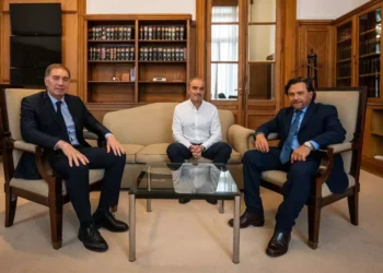 Sáenz se reunió con Santilli y “Lule” Menem