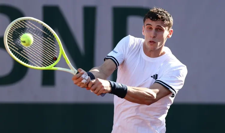 Batacazo en Roland Garros: El argentino Juan Manuel Cerúndolo eliminó al N°1 Jannik Sinner
