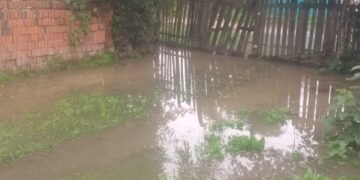 Una pérdida de agua provocó la inundación de una casa
