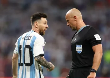 Szymon Marciniak, el árbitro para Argentina – Argelia el mismo de la final en Qatar