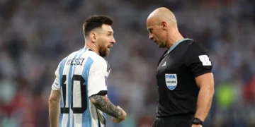 Szymon Marciniak, el árbitro para Argentina – Argelia el mismo de la final en Qatar