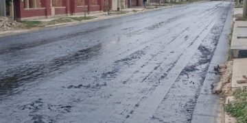 Avanza la obra del asfaltado sobre la calle Rivadavia
