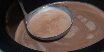 Chocolatada en el Barrio 4 de Junio