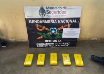 Lo detuvieron traficando cinco kilos de cocaína