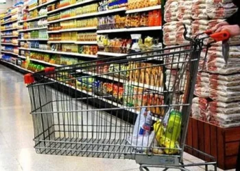 El consumo cayó 2,2% anual y marcó su sexta baja consecutiva