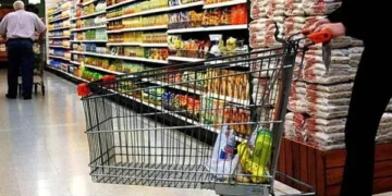 El consumo cayó 2,2% anual y marcó su sexta baja consecutiva