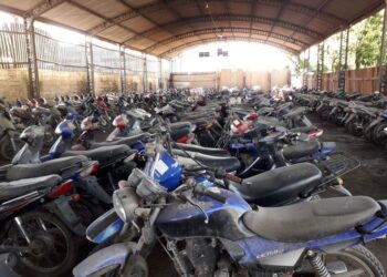 Convocan a vecinos a retirar las motos secuestradas por tránsito