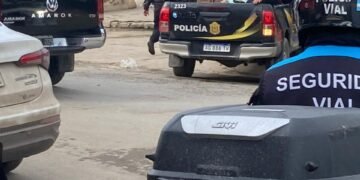 Los detuvieron en un auto con pedido de secuestro y tenían también pedido de captura