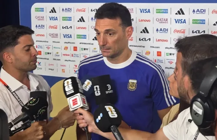 Scaloni no dio el equipo titular de la Selección Argentina