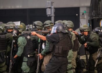 Gendarmería reprimió la marcha de jubilados en la previa al partido