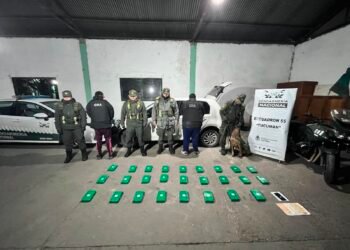 Ocultaban más de 26 kilos de cocaína en un doble fondo de un automóvil