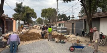 Avanza el adoquinado en el Barrio 20 de Febrero