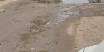 Vecinos denuncian una importante pérdida de agua