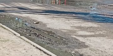 Vecinos denuncian una histórica pérdida de agua