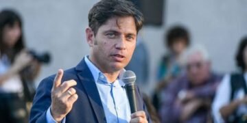 Axel Kicillof cruzó a Javier Milei: “Nos hace pasar vergüenza”