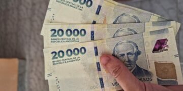 El Gobierno importará billetes de $20.000 de China e imprimirá para Nigeria