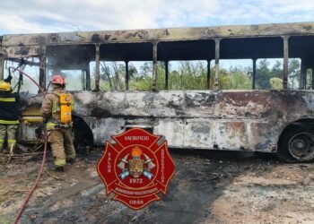 Se incendió un colectivo en la zona de Abra Grande