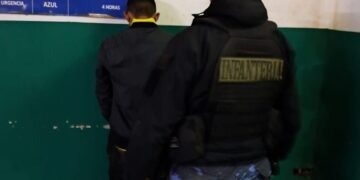 Lo detuvieron y tenía pedido de captura