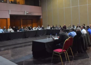 Provincia reabrió la mesa paritaria con los gremios estatales