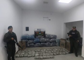 Gendarmería secuestró 52 kilos de marihuana, 345 kilos de hojas de coca y 1.500 paquetes de cigarrillos ilegales en el Río Bermejo