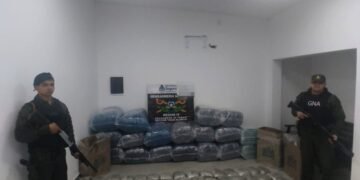 Gendarmería secuestró 52 kilos de marihuana, 345 kilos de hojas de coca y 1.500 paquetes de cigarrillos ilegales en el Río Bermejo