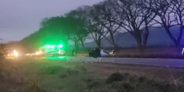 Siniestro fatal en Calilegua: Un motociclista fue embestido por una camioneta y falleció en Ruta 34
