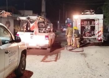 Incendio en una torre de alta tensión eléctrica